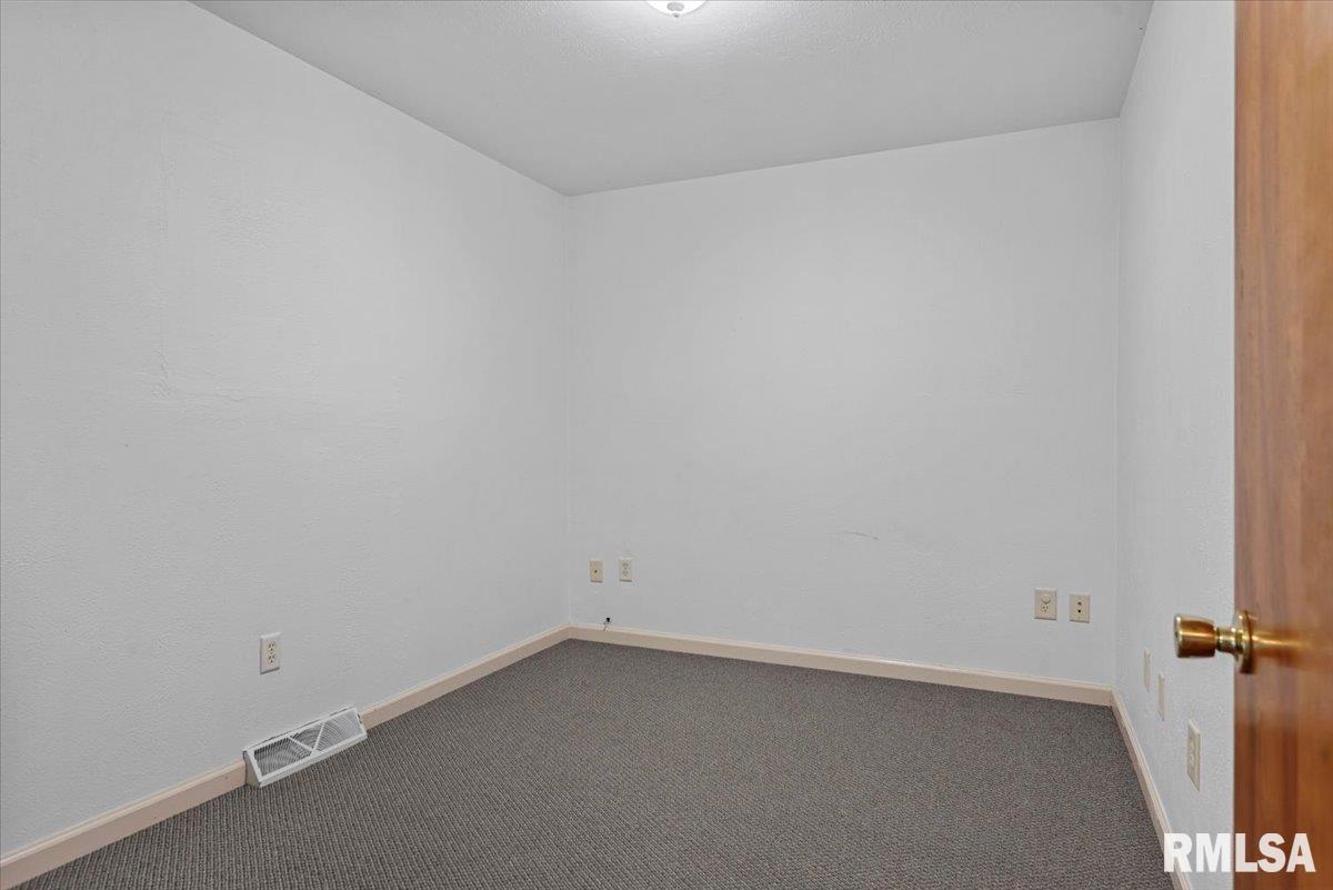 2912 Hoover Avenue Springfield, IL 62703 - Photo 47 of 71 Gallery Image 47