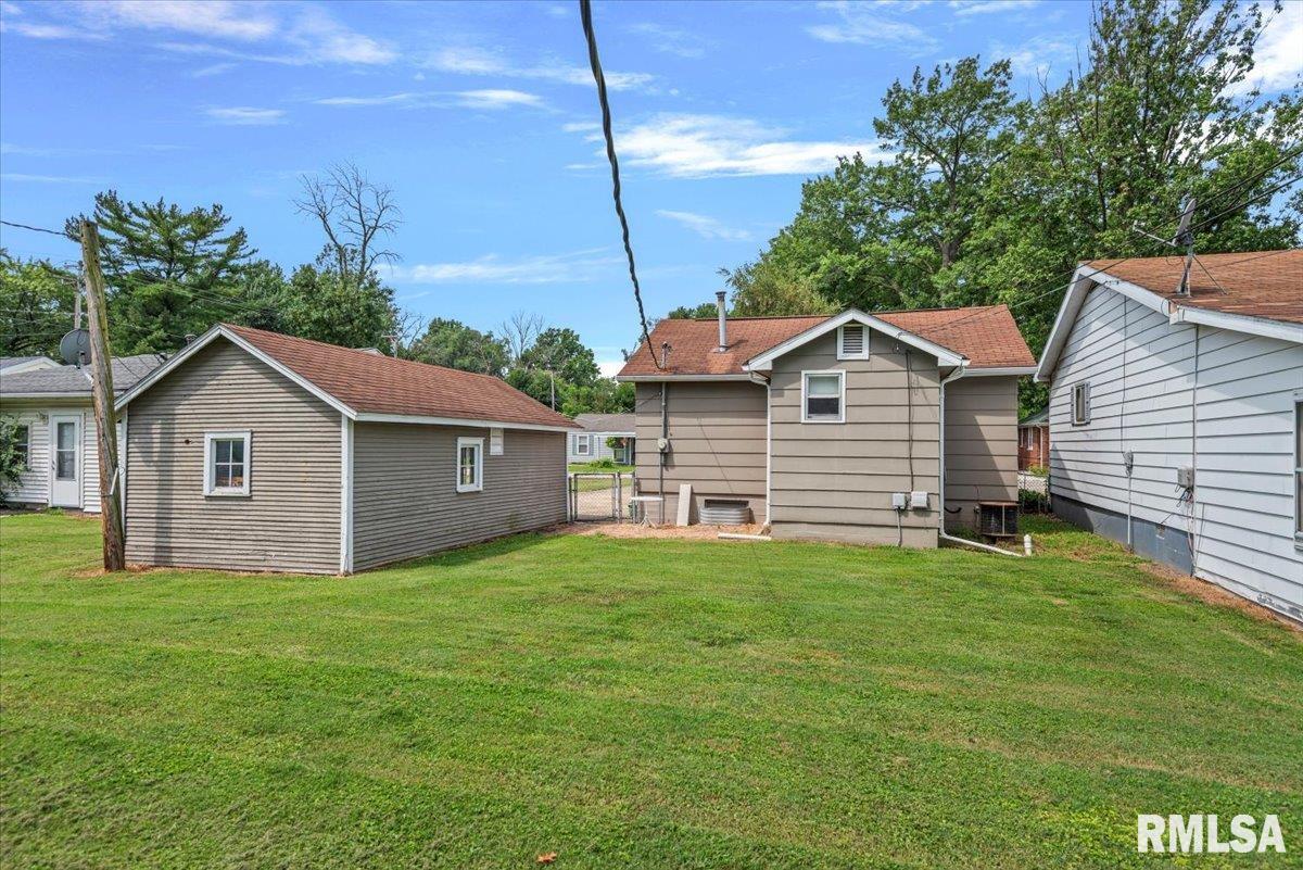 2912 Hoover Avenue Springfield, IL 62703 - Photo 50 of 71 Gallery Image 50