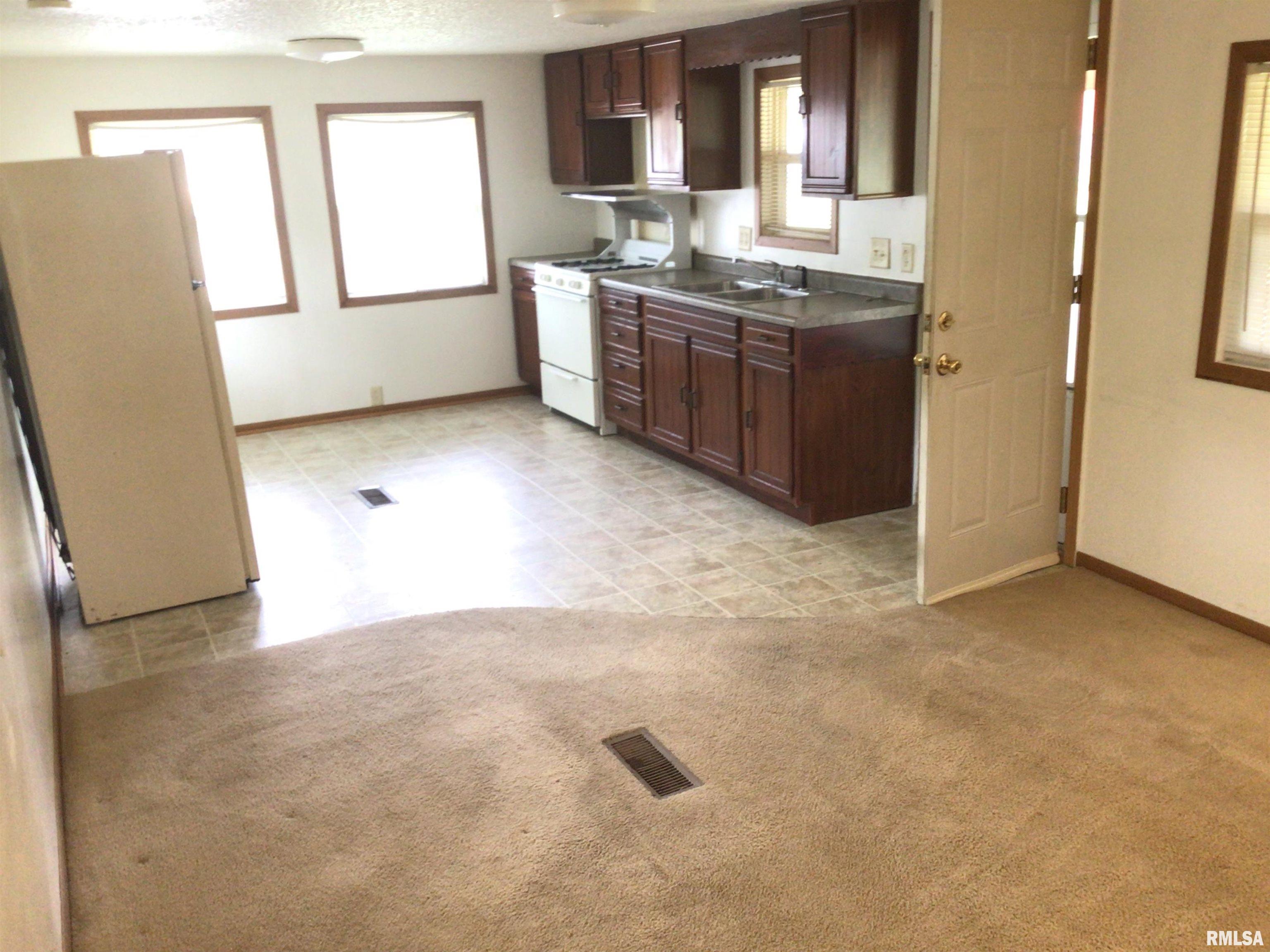 2912 Hoover Avenue Springfield, IL 62703 - Photo 54 of 71 Gallery Image 54