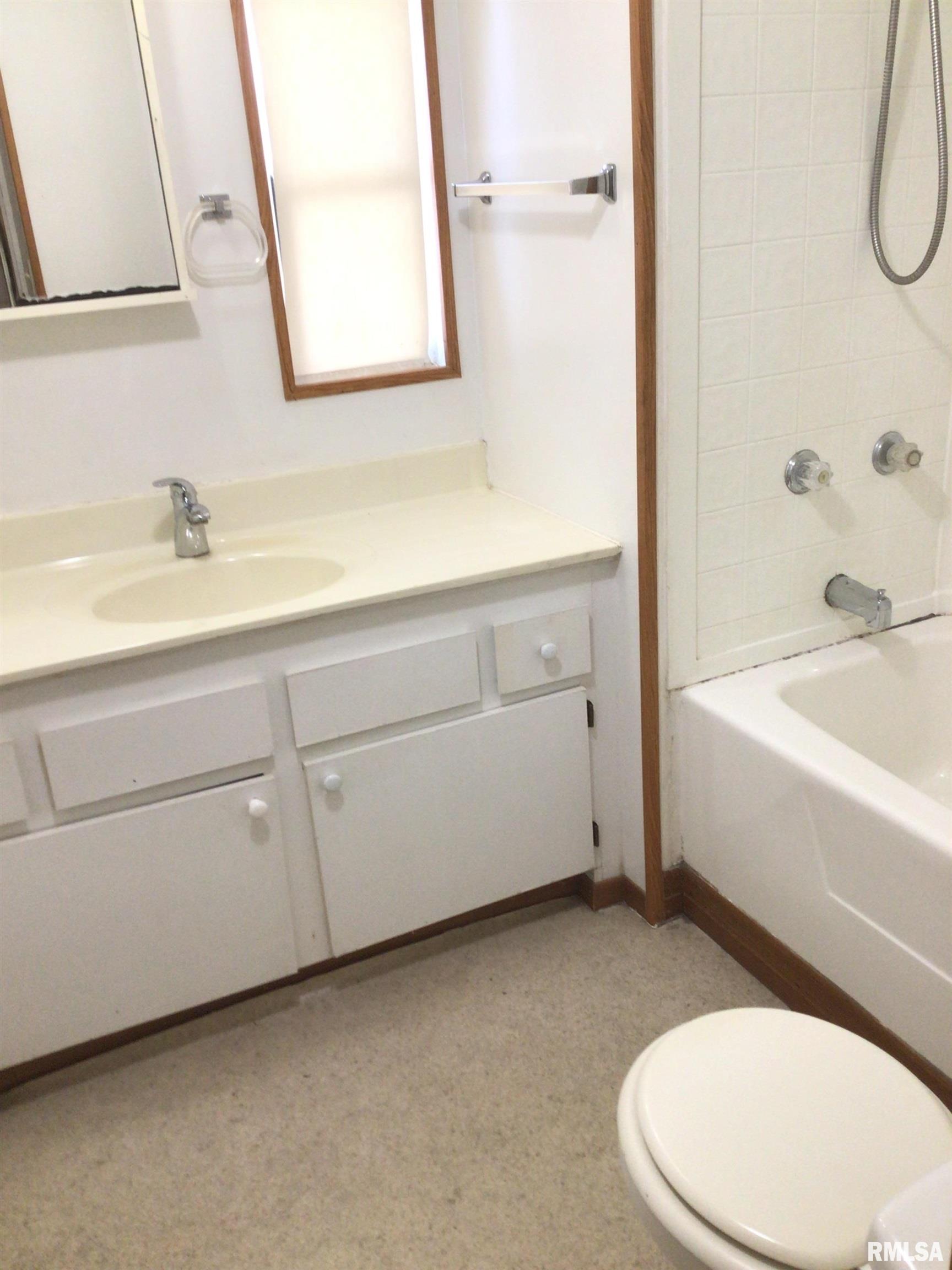 2912 Hoover Avenue Springfield, IL 62703 - Photo 56 of 71 Gallery Image 56