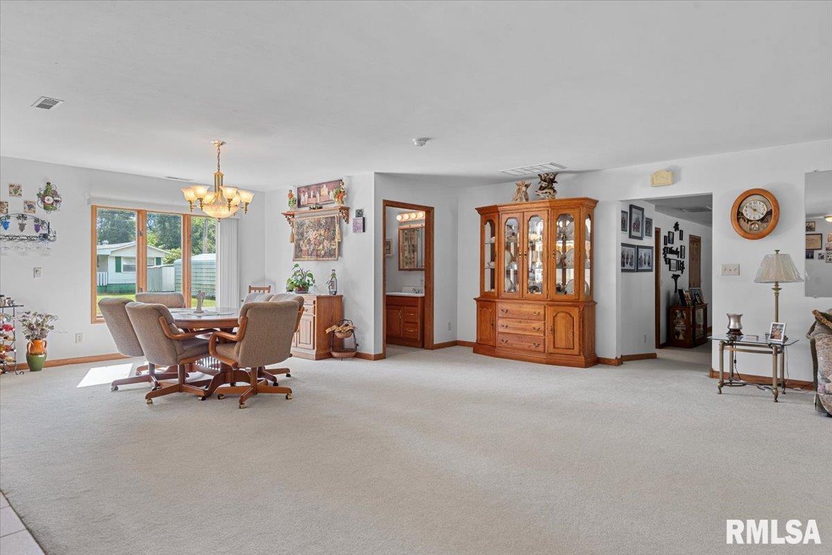 2912 Hoover Avenue Springfield, IL 62703 - Photo 10 of 71 Gallery Image 10