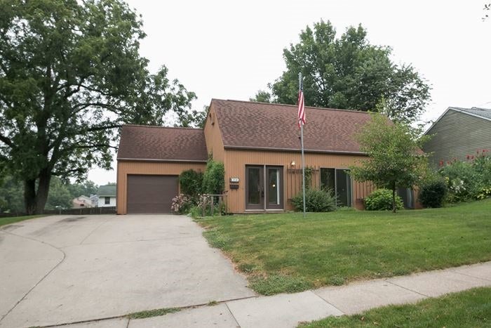 1718 Rochester Avenue Iowa City, IA 52245 - Photo 1 of 25 Gallery Image 1