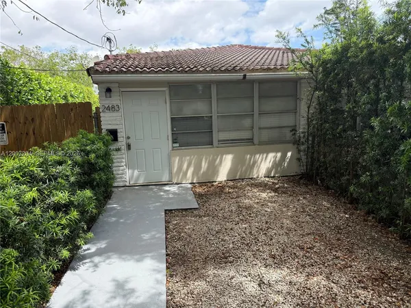 $1,950 | 2483 Southwest 11th Street, Unit 2483, Miami, FL 33135