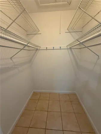 $1,950 | 2483 Southwest 11th Street, Unit 2483, Miami, FL 33135