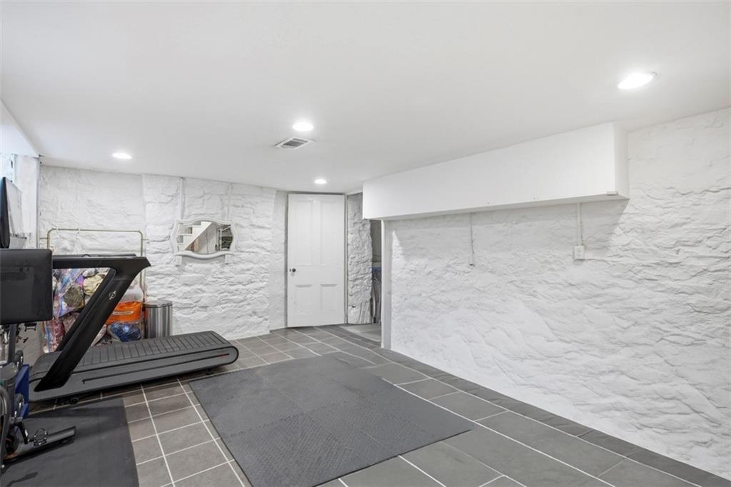 4821 Butler Street Pittsburgh, PA 15201 - Photo 47 of 50
