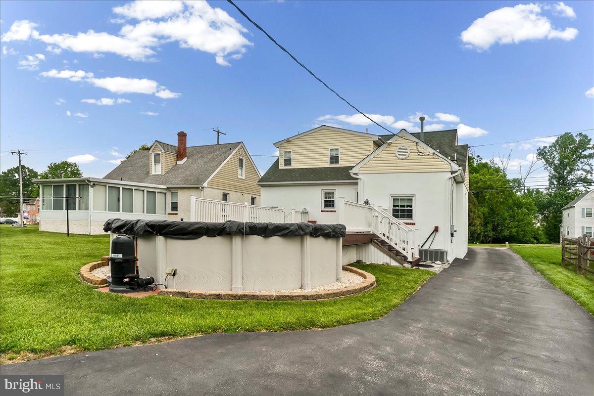 4110 Naamans Creek Road Upper Chichester, PA 19061 - Photo 4 of 39