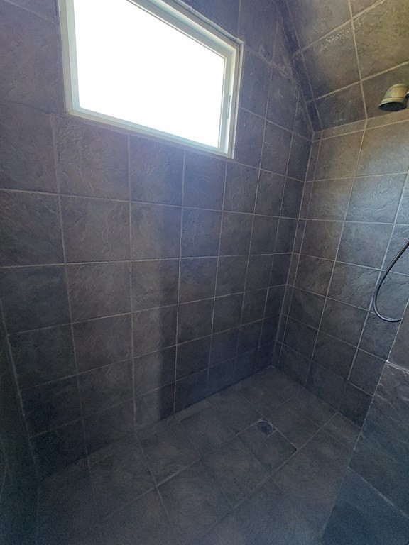 107-109 Westfield Road Holyoke, MA 01040 - Photo 32 of 42 Gallery Image 32