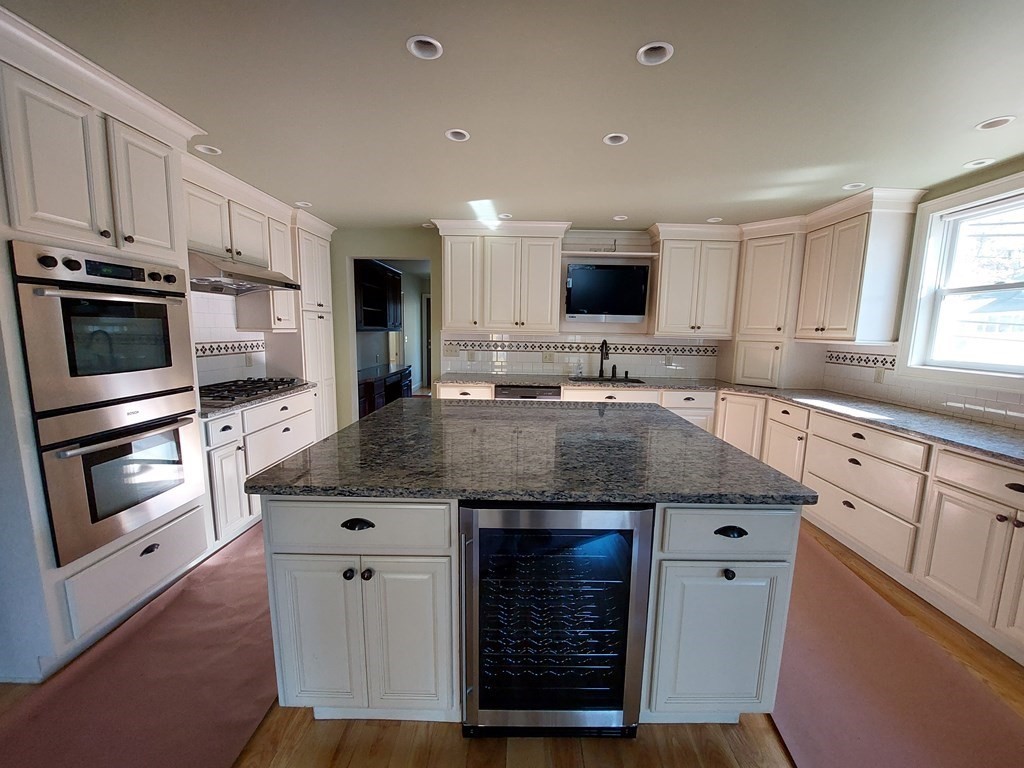 107-109 Westfield Road Holyoke, MA 01040 - Photo 10 of 42 Gallery Image 10