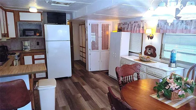 $79,900 | 3300 26th Avenue East, Unit 201, Bradenton, FL 34208