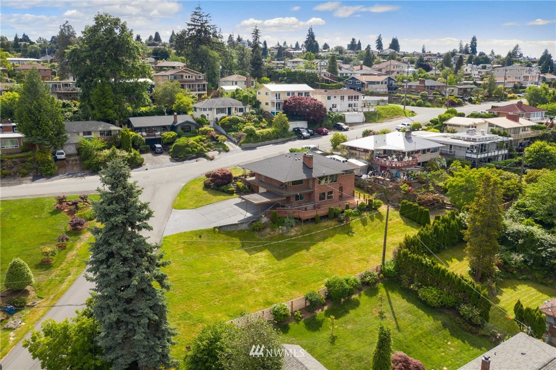7724 South Sunnycrest Road Seattle, WA 98178 - Photo 20 of 21 a view of a city