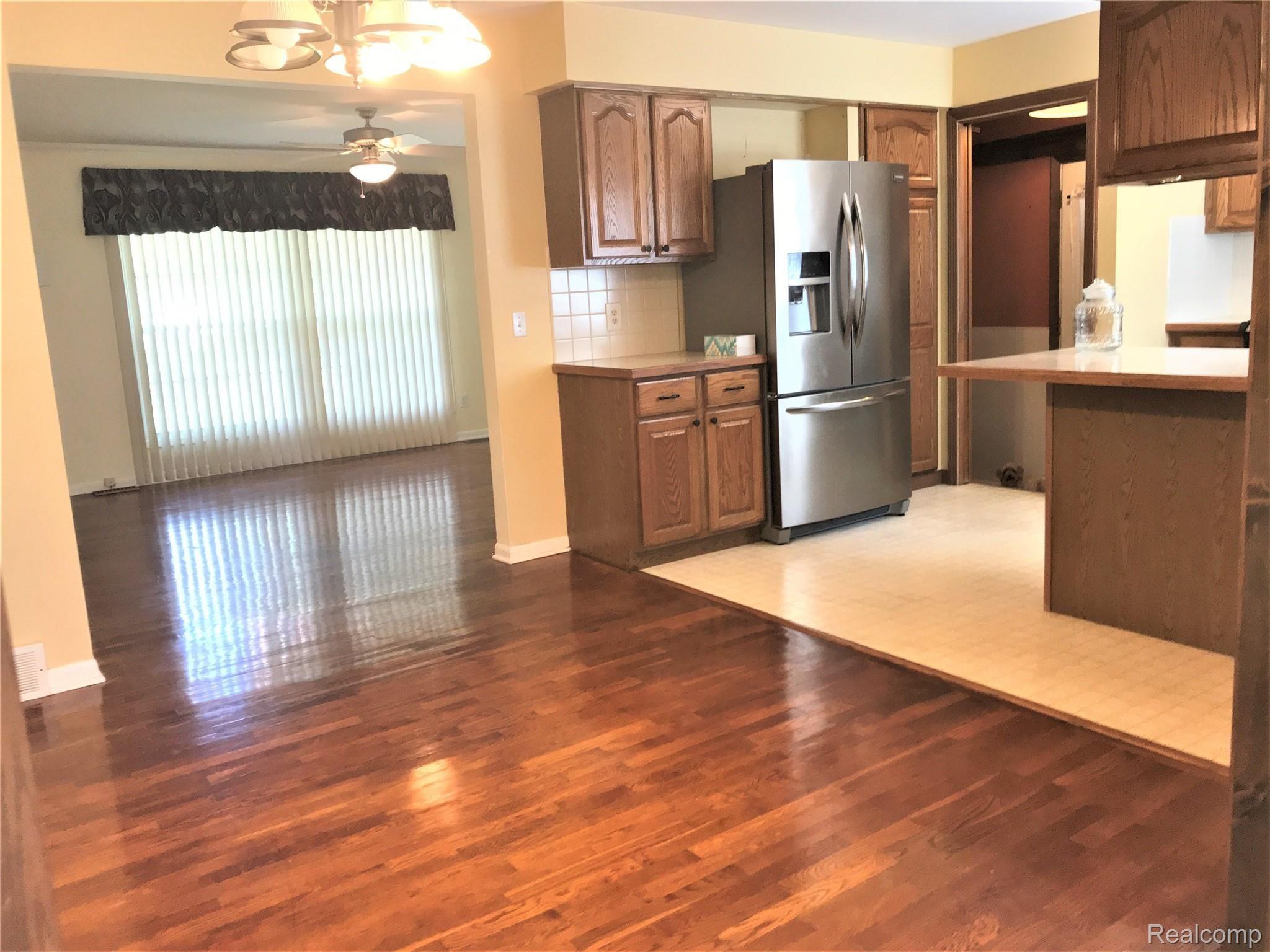 1473 Williamsburg Road Flint, MI 48507 - Photo 4 of 36 IMG_2993.JPG