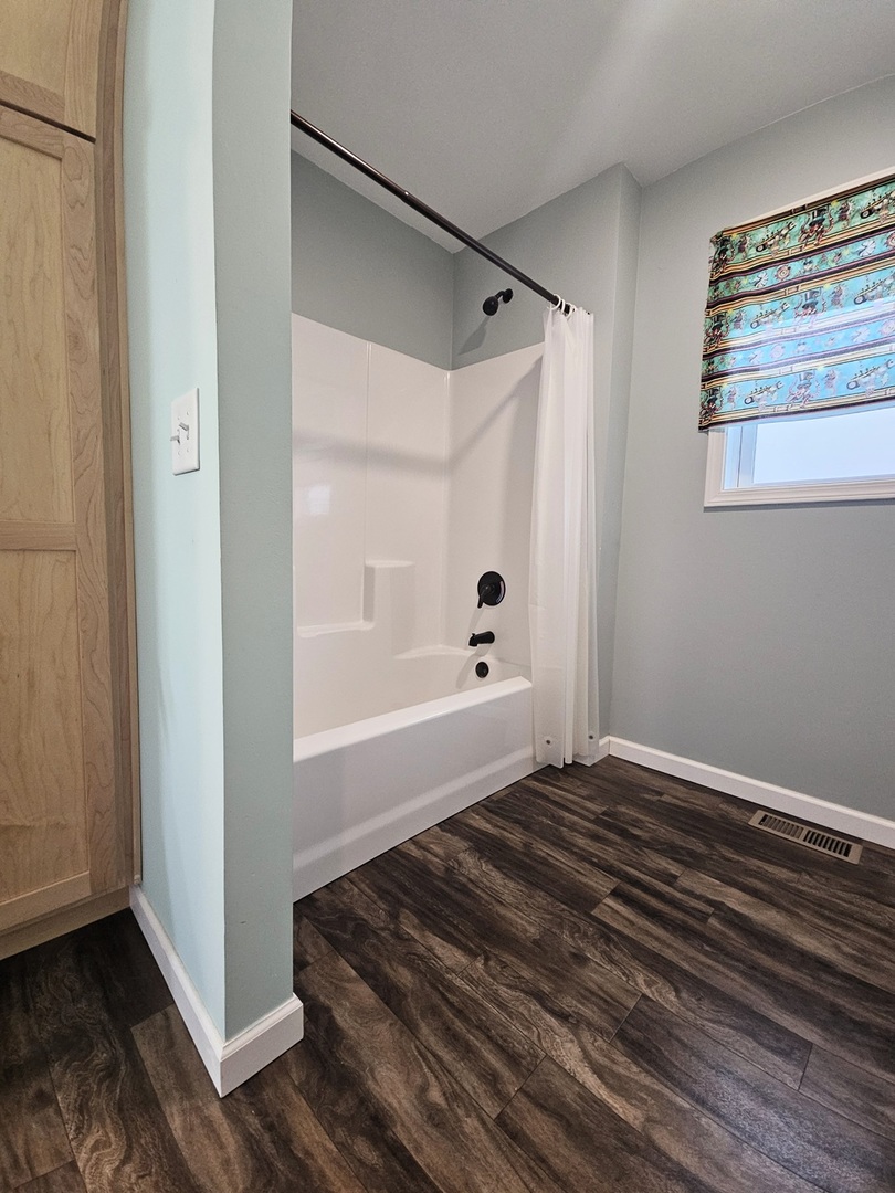 809 McCoy Road Amboy, IL 61310 - Photo 18 of 58 a view of an empty room