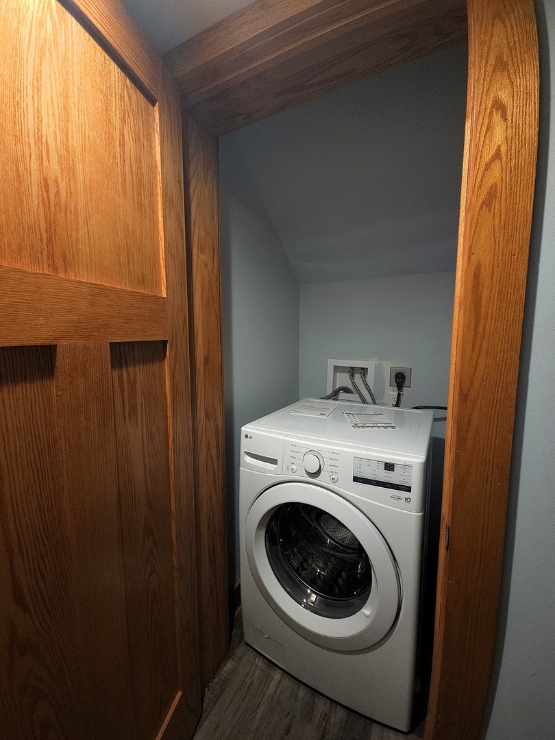 809 McCoy Road Amboy, IL 61310 - Photo 44 of 58 a utility room with dryer and washer