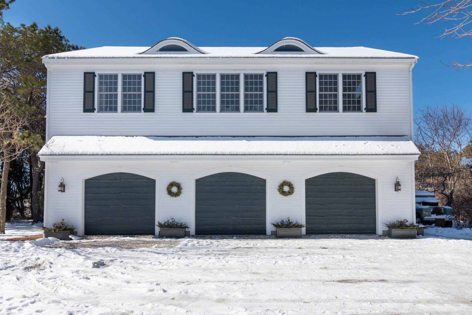 22 Edgartown Bay Road Edgartown, MA 02539 - Photo 44 of 55 a front view of a house