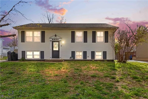 $240,000 | 2407 Meadow Trail, St. Joseph, MO 64503