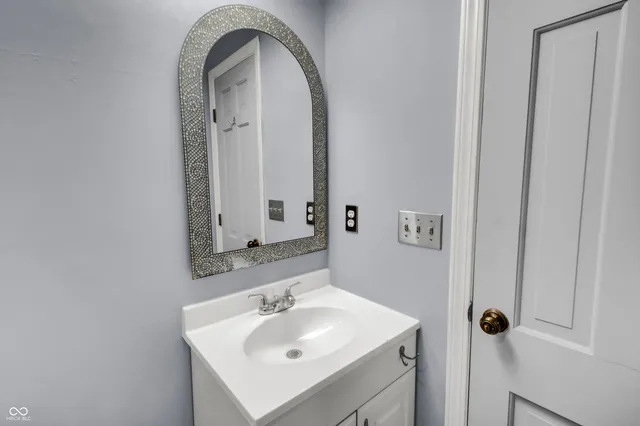 $289,900 | 3410 Lantern Lane, Columbus, IN 47203