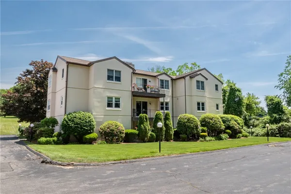 $349,900 | 185 Manville Hill Road, Cumberland, RI 02864