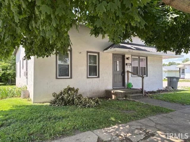 $117,500 | 1205 Nicholas Street, Unit 2, Vincennes, IN 47591