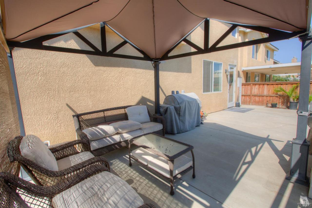 546 Morado Place Oxnard, CA 93030 - Photo 39 of 41 a outdoor living space with furniture