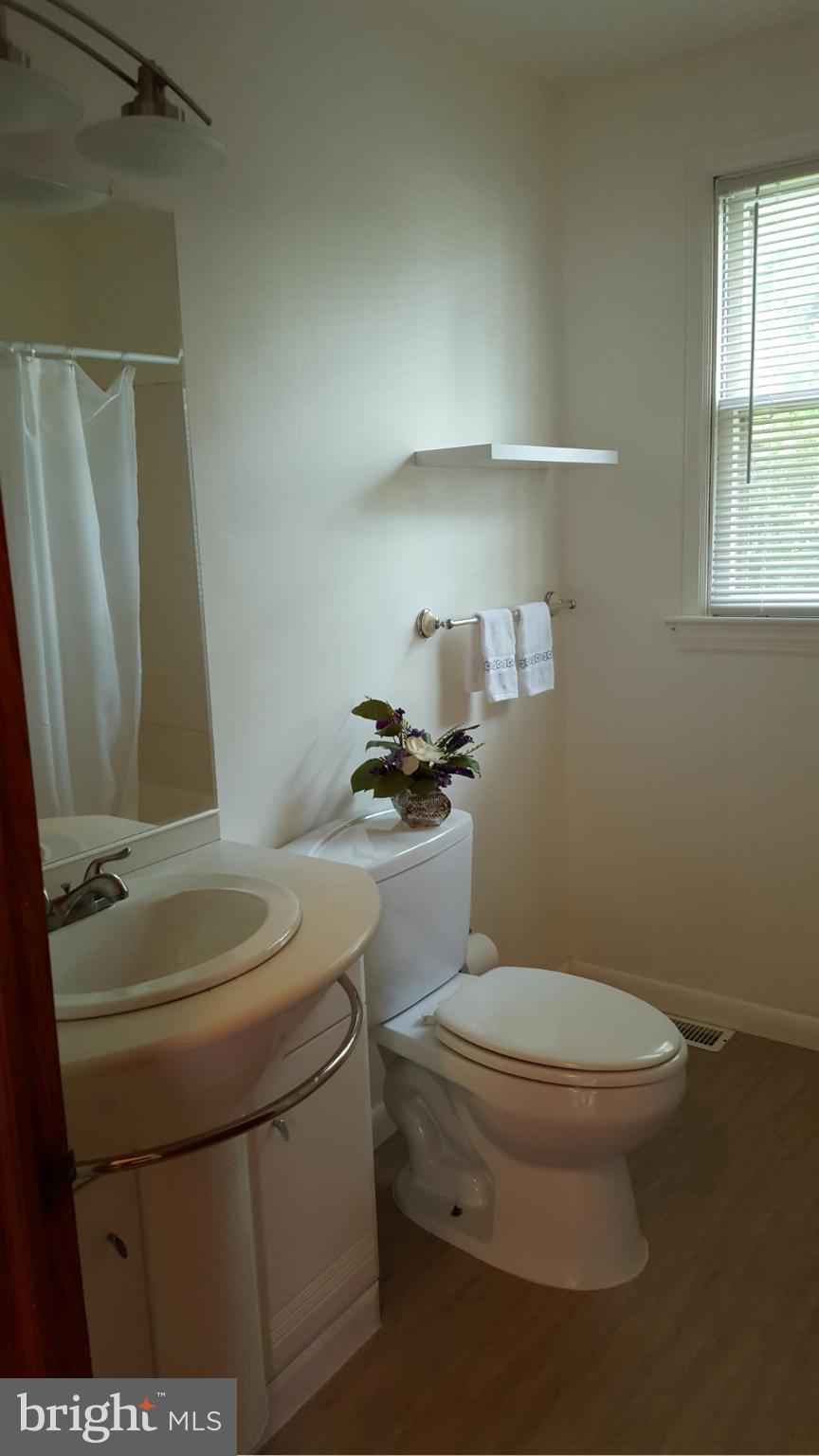 16 Granada Road Pasadena, MD 21122 - Photo 15 of 25 Bath