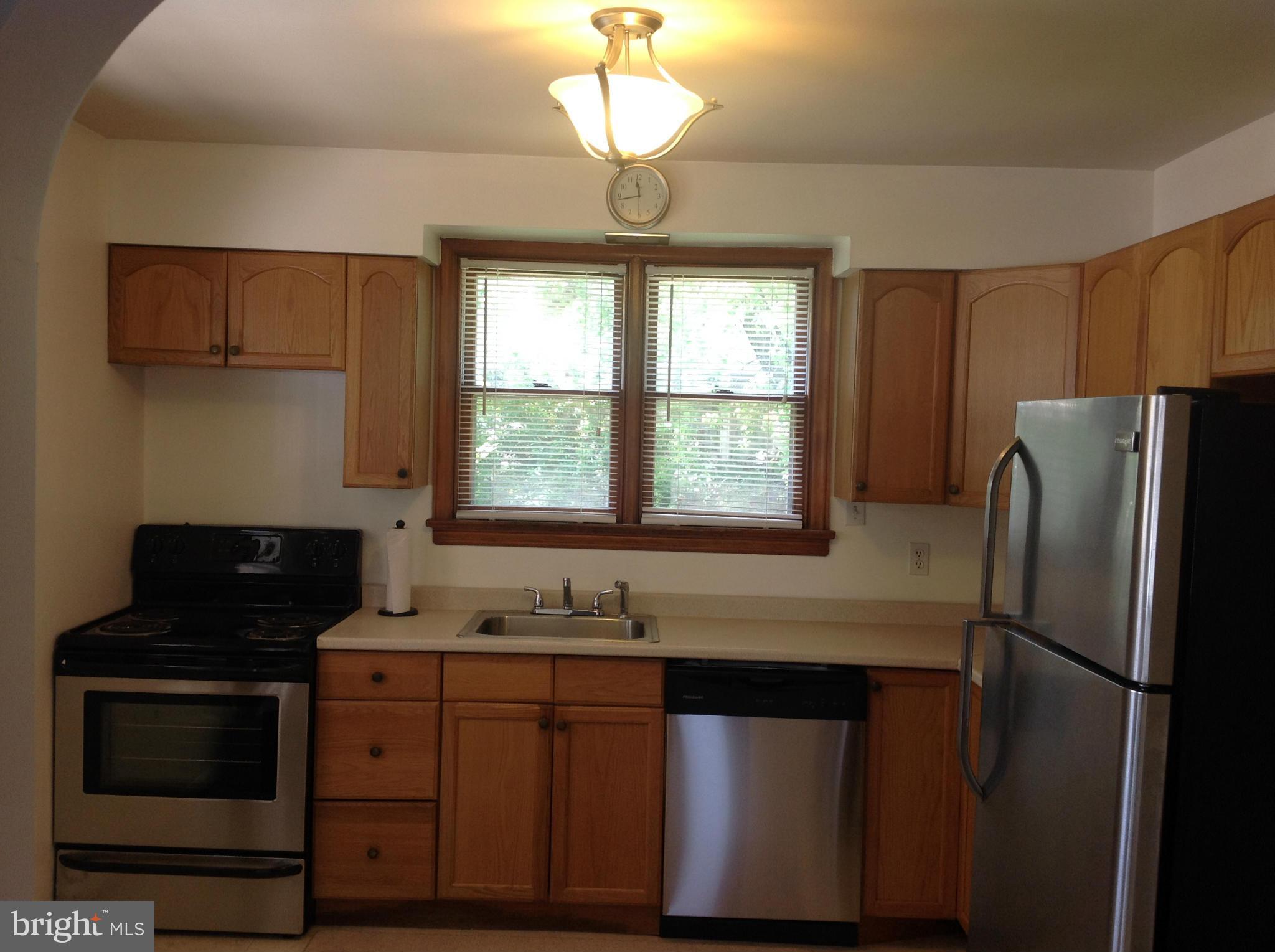 16 Granada Road Pasadena, MD 21122 - Photo 8 of 25 Kitchen