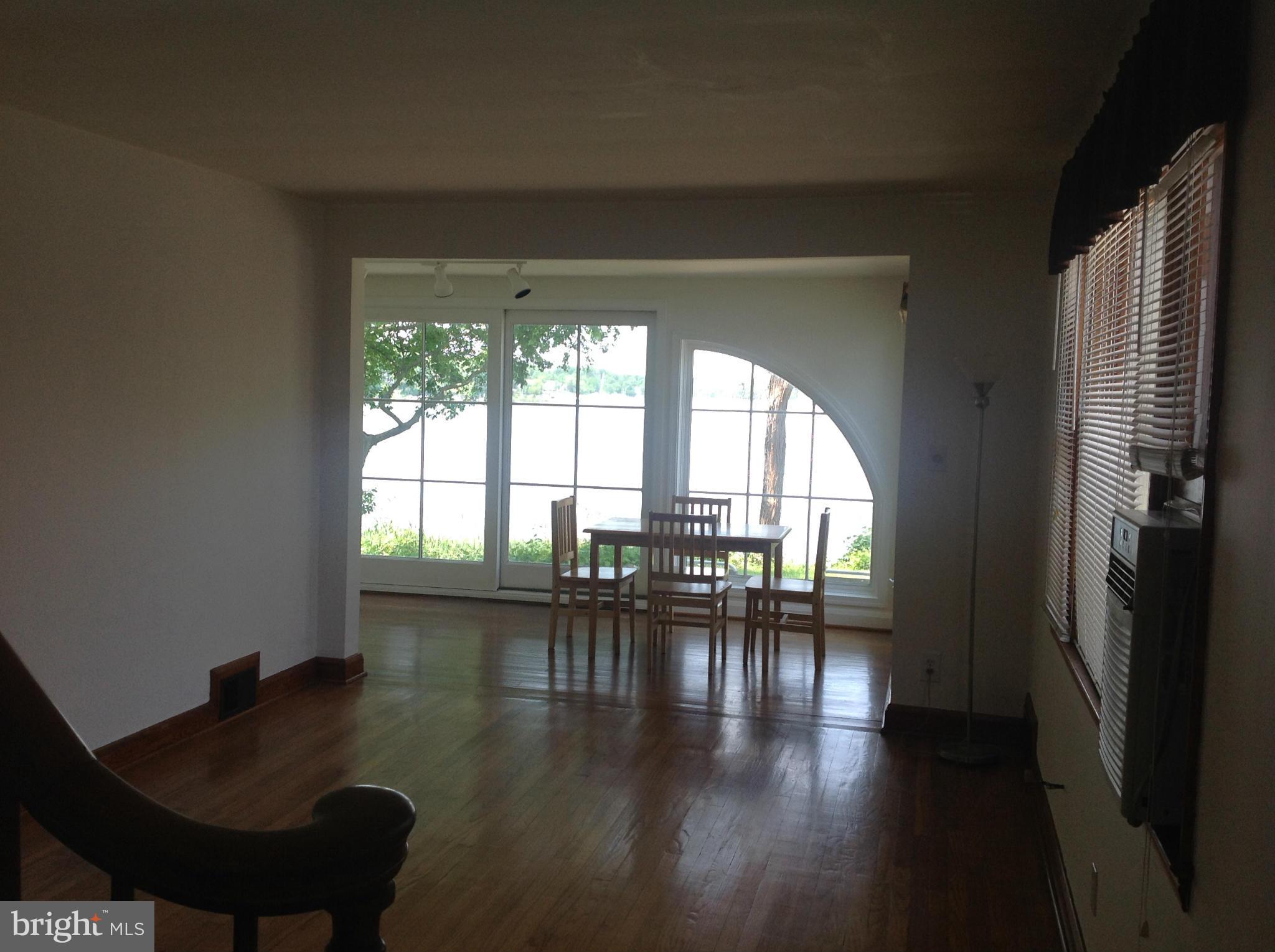16 Granada Road Pasadena, MD 21122 - Photo 10 of 25 Living Room