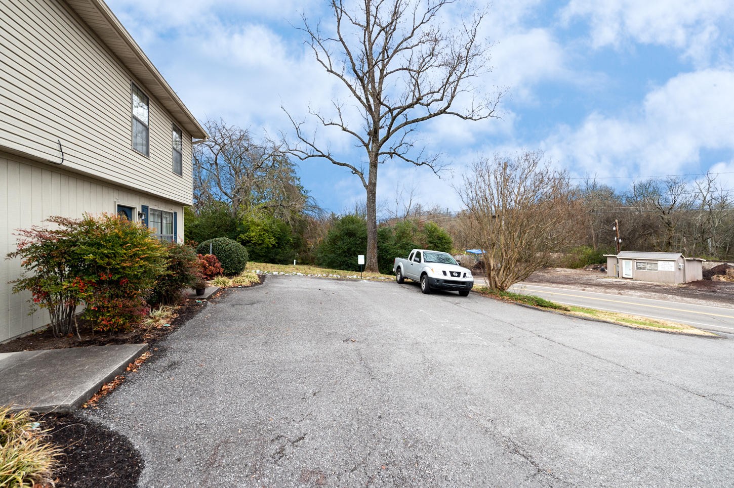 15191521 West Emory Road Powell, TN 37849 - Photo 2 of 12 Gallery Image 2