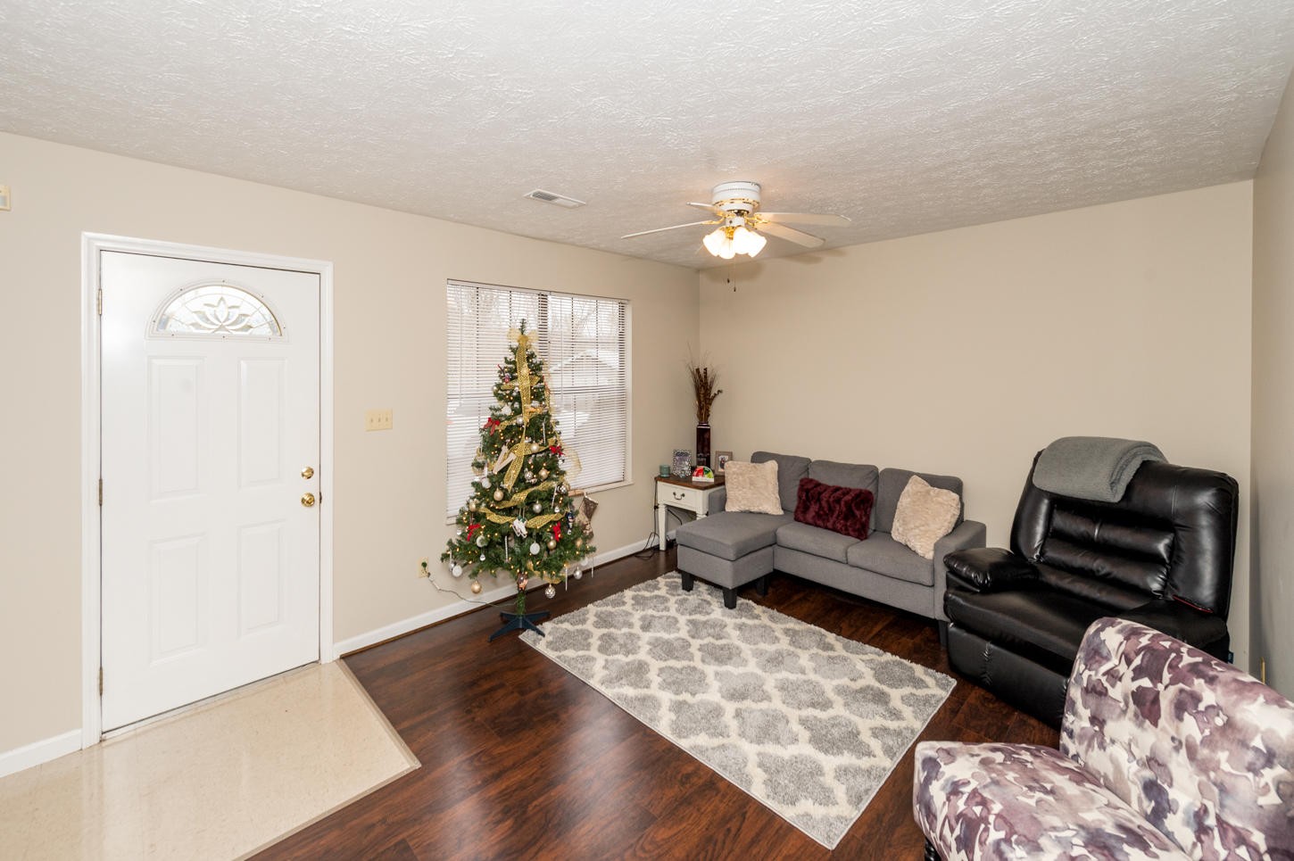 15191521 West Emory Road Powell, TN 37849 - Photo 4 of 12 Gallery Image 4