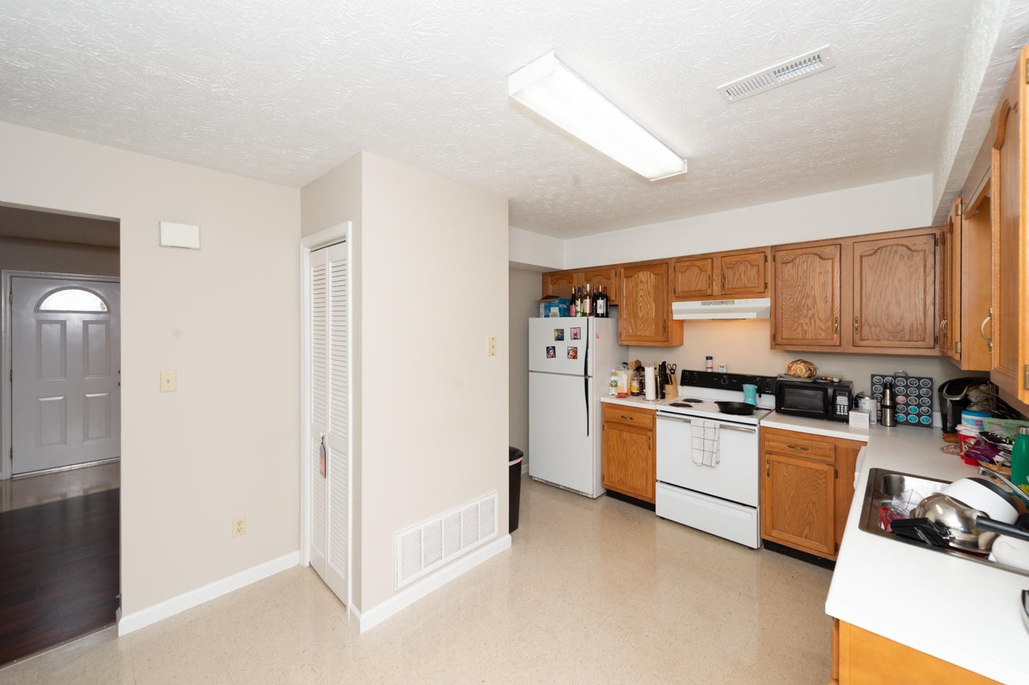 15191521 West Emory Road Powell, TN 37849 - Photo 8 of 12 Gallery Image 8