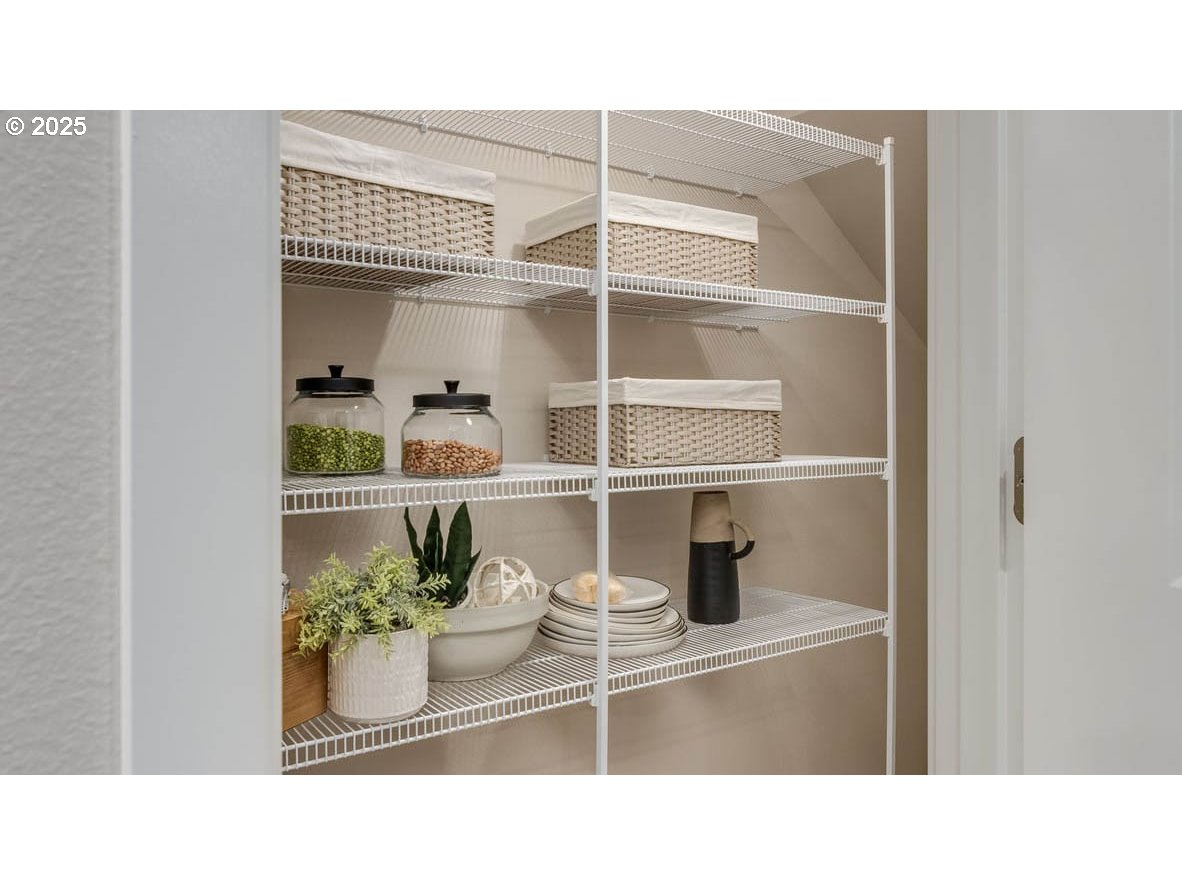 6106 Southeast 16th Street Gresham, OR 97080 - Photo 13 of 30