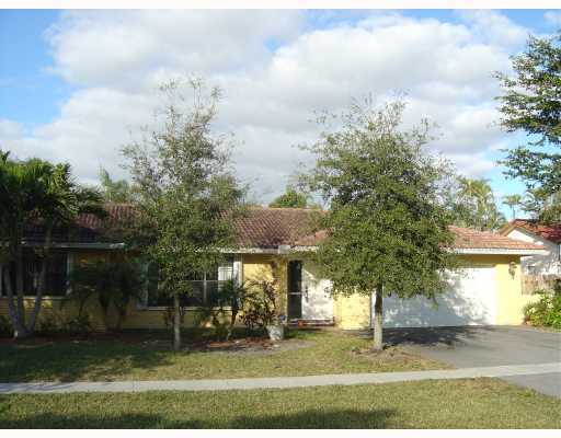 20783 Sonrisa Way Boca Raton, FL 33433 - Photo 1 of 16 Primary Photo
