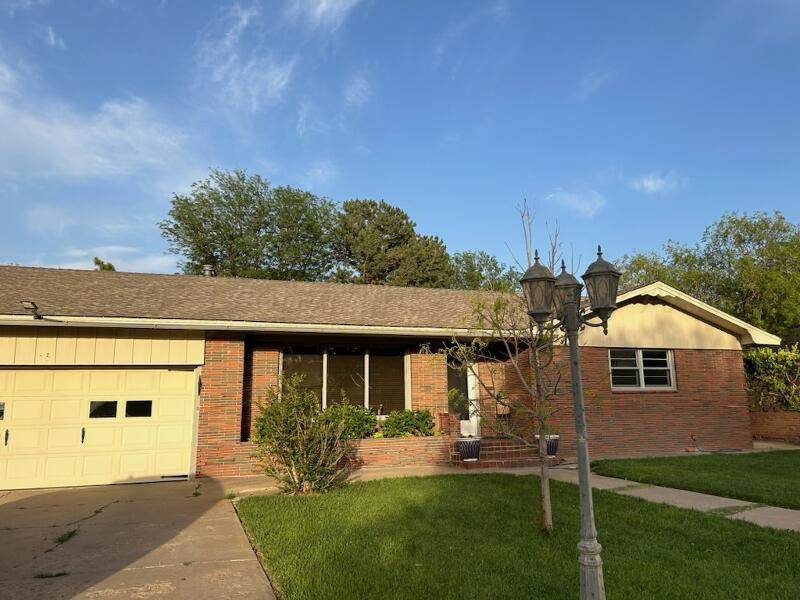 713 South Indiana Street Perryton, TX 79070 - Photo 1 of 12 Front Outside 1 (800x600)