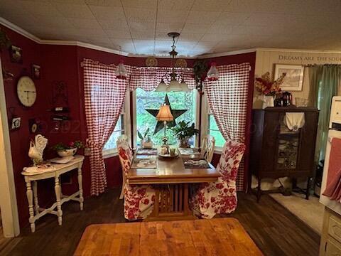 713 South Indiana Street Perryton, TX 79070 - Photo 7 of 12 Dining (480x360)