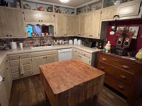 713 South Indiana Street Perryton, TX 79070 - Photo 8 of 12 Kitchen (480x360)