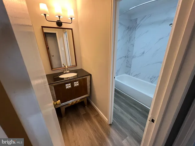 a bathroom with a tub
