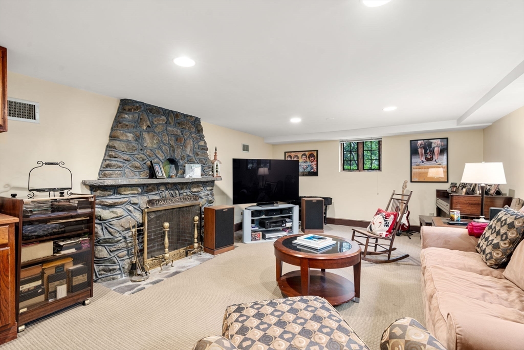 16 Alberta Road Brookline, MA 02467 - Photo 20 of 30