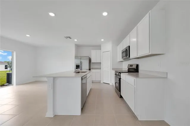 $2,200 | 3853 Corsican Lane, Lake Alfred, FL 33850