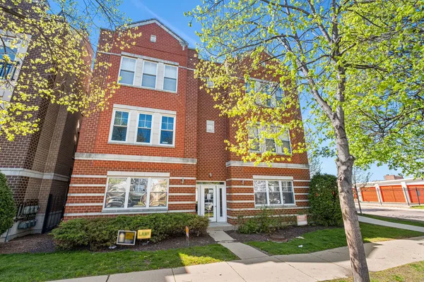 $300,000 | 2204 North Natchez Avenue, Unit 1N, Chicago, IL 60707