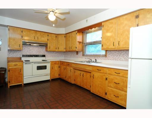 174 Mowry Road Monaca, PA 15061 - Photo 10 of 15 Kitchen.
