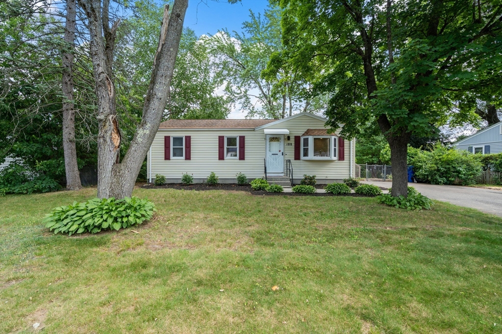 188 Moss Road Springfield, MA 01119 - Photo 3 of 29