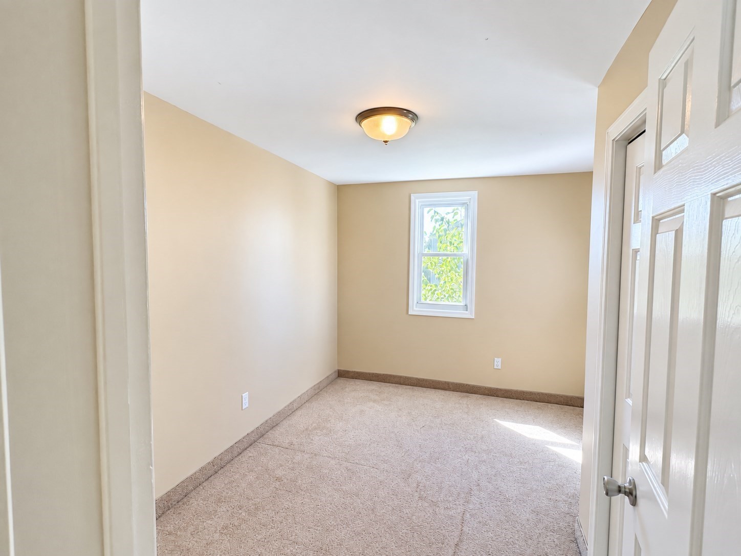 456 Coggeshall Street, Unit 2 Fall River, MA 02721 - Photo 9 of 17 Gallery Image 9