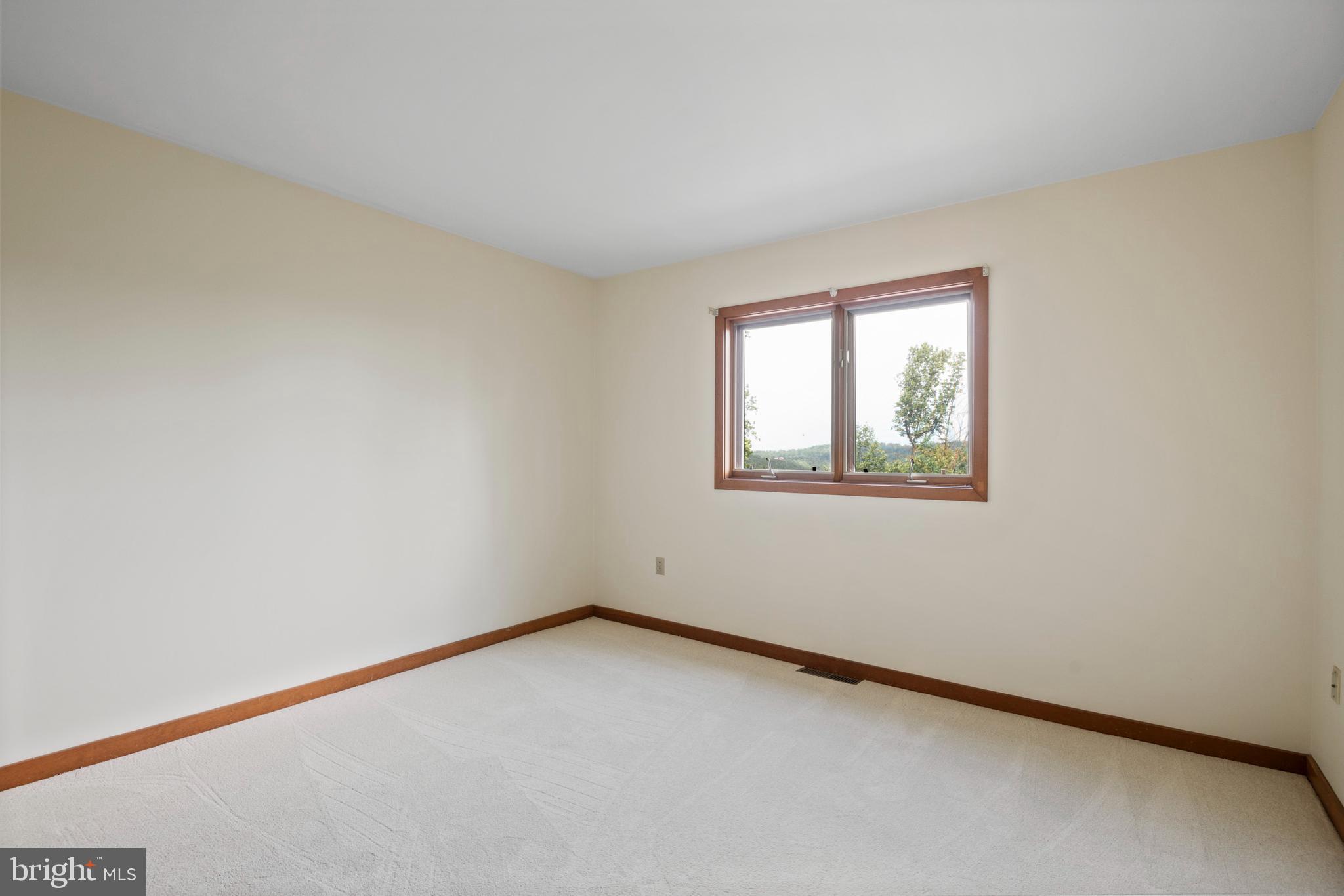2796 Hill Road Reading, PA 19606 - Photo 29 of 56