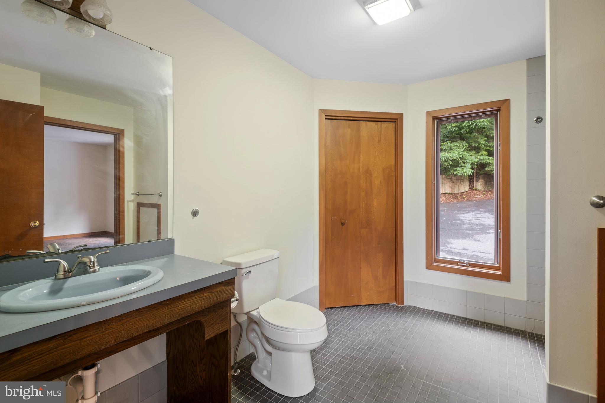 2796 Hill Road Reading, PA 19606 - Photo 39 of 56