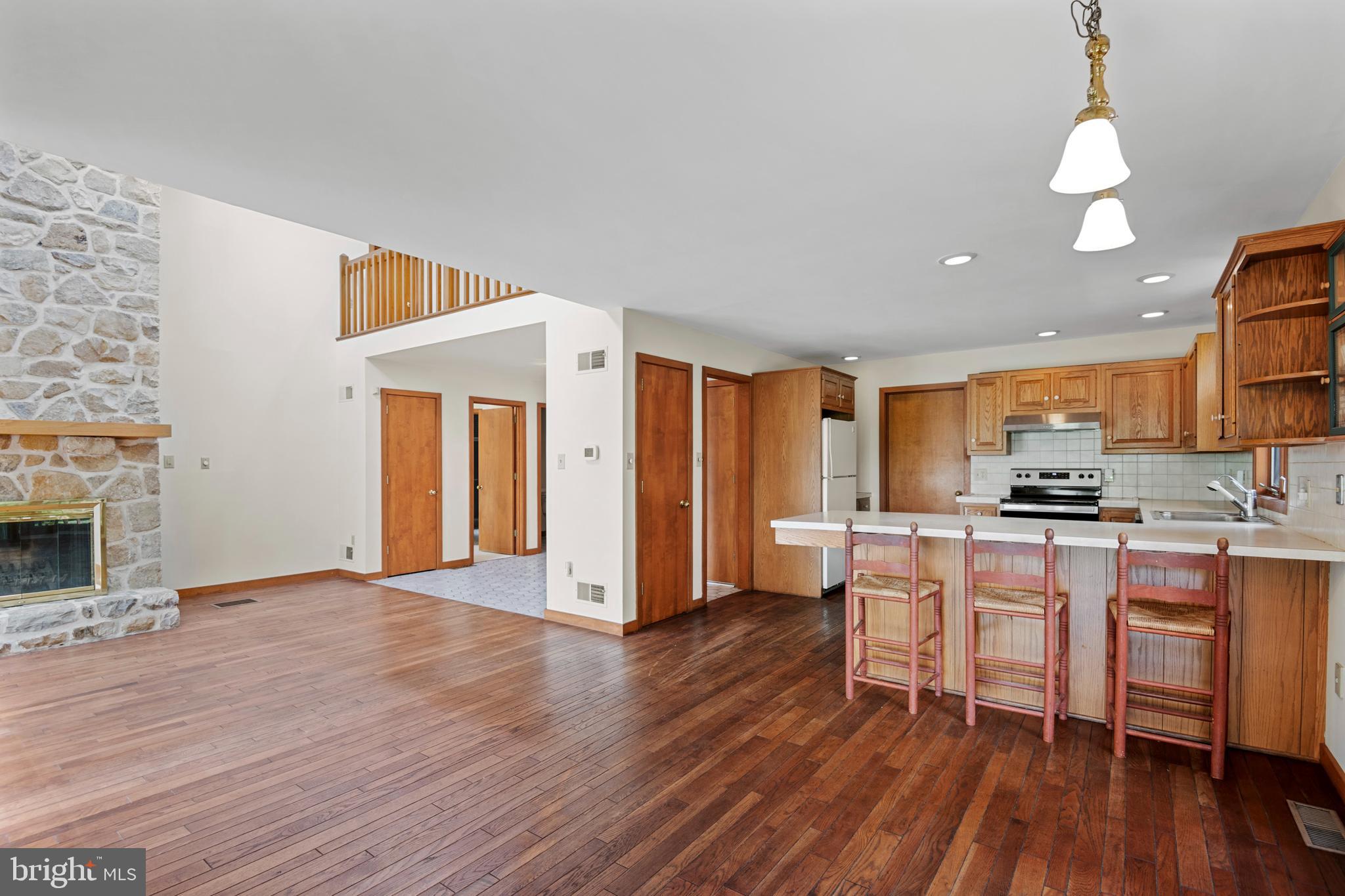 2796 Hill Road Reading, PA 19606 - Photo 5 of 56