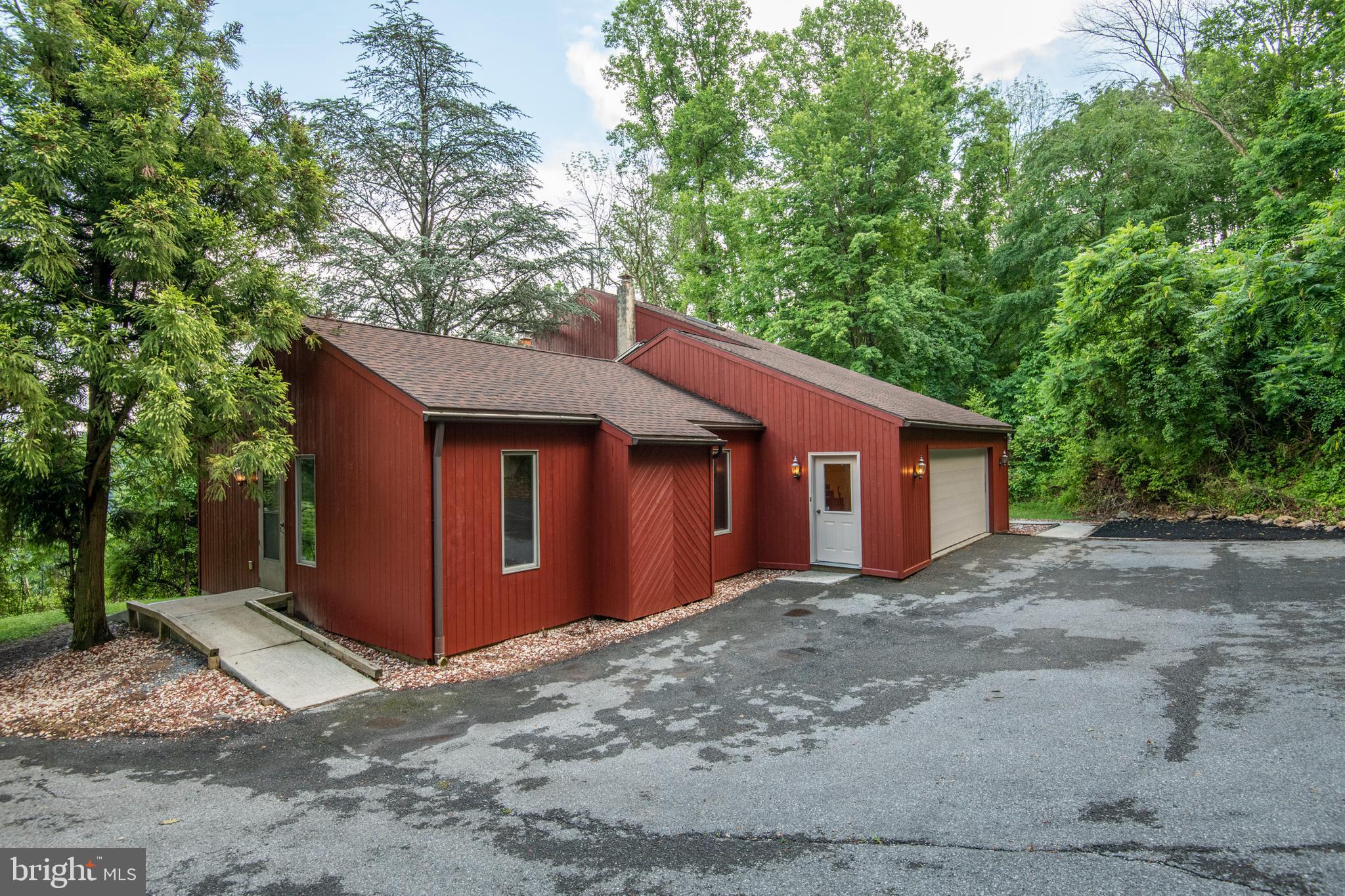 2796 Hill Road Reading, PA 19606 - Photo 51 of 56