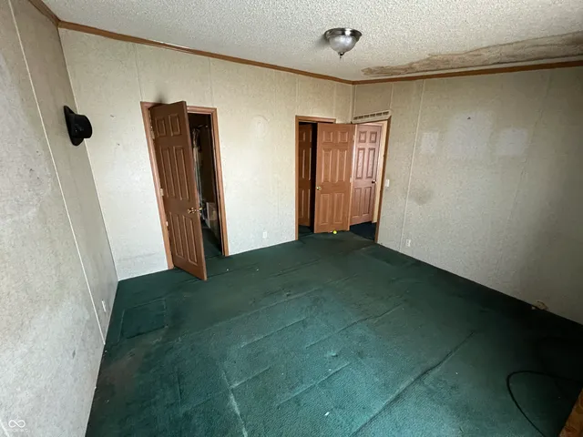 $1 | 267 East County Road 360 North, Anderson, IN 46012