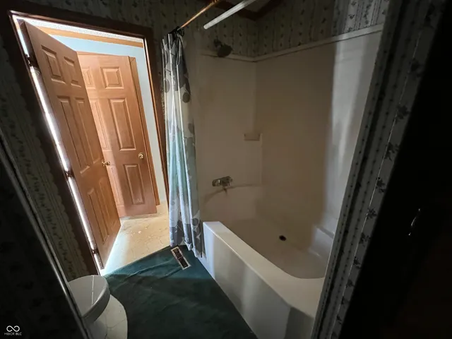 $1 | 267 East County Road 360 North, Anderson, IN 46012