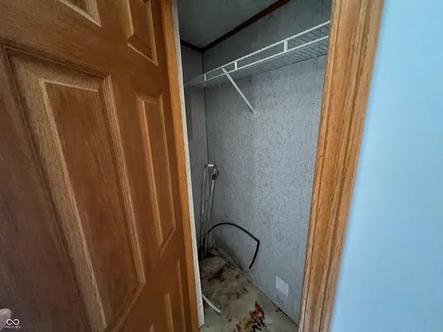 $1 | 267 East County Road 360 North, Anderson, IN 46012