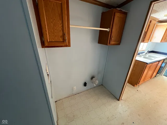 $1 | 267 East County Road 360 North, Anderson, IN 46012