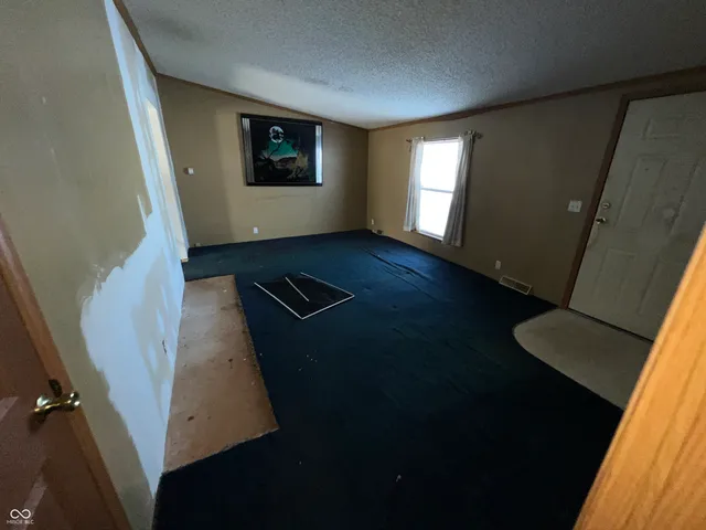 $1 | 267 East County Road 360 North, Anderson, IN 46012